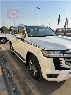 تۆیۆتا لاند کروزەر